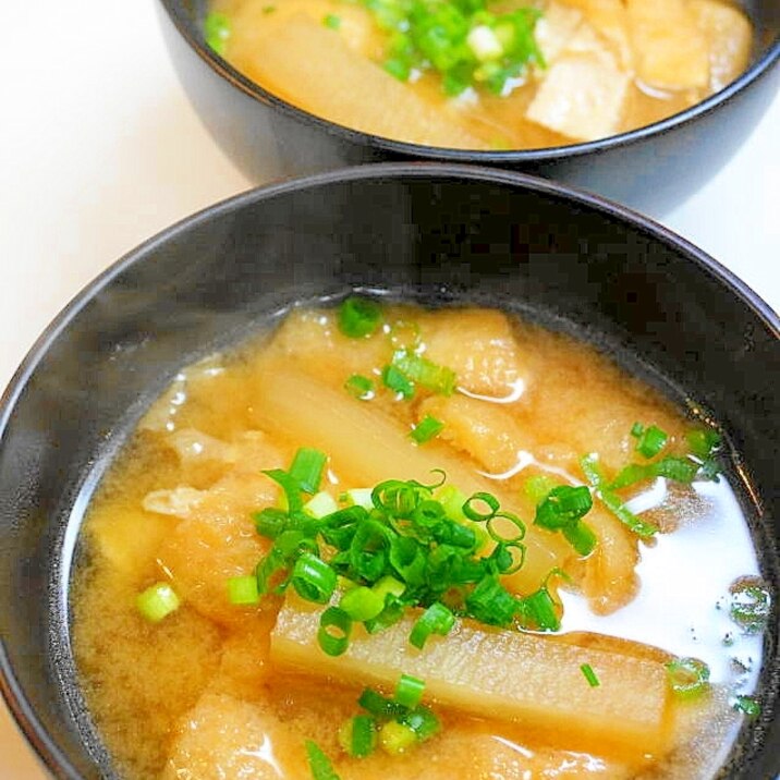 お味噌汁の王道！大根と油揚げの味噌汁